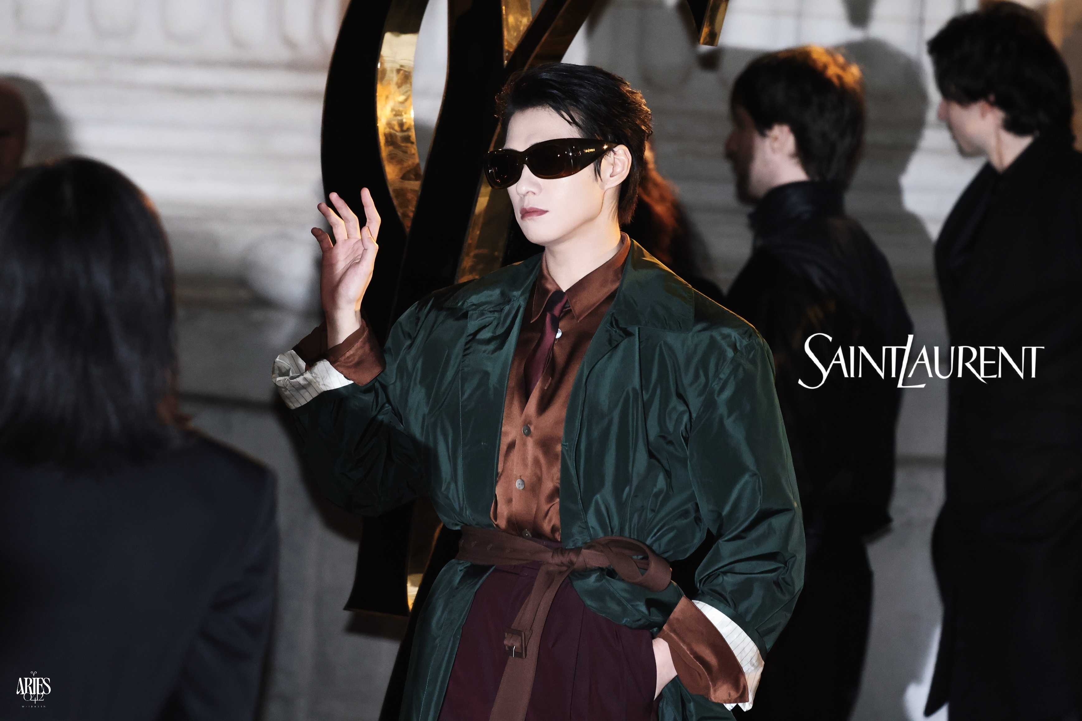 魏大勋巴黎街拍路透图都帅成什么样了魏大勋巴黎街拍路透