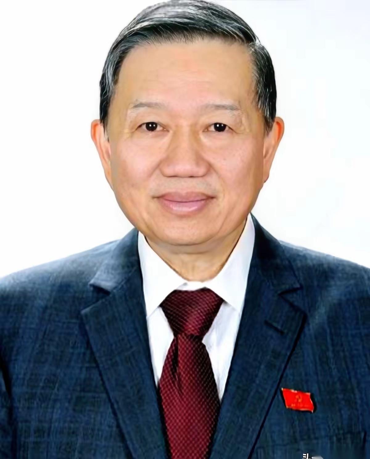 寂静清洗：苏林与那些消失的座位

说到越南的苏林，他最狠的一招，不是站在高台上振