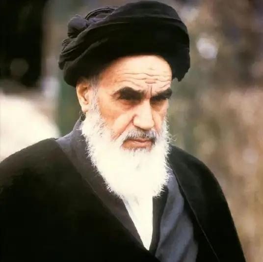 为什么霍梅尼刚拿下江山，转身就要镇压左翼“盟友”？
 
伊朗那场1979年革命，