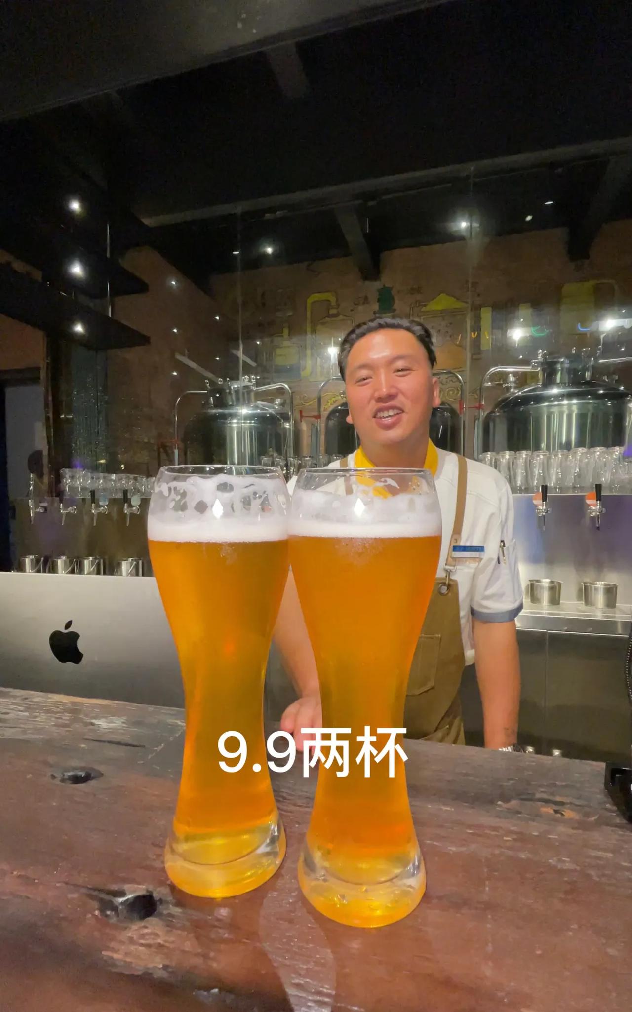 藏在小院儿的川菜馆子
藏在省体育场北门的对面，就在王村南街
上下两层loft装修