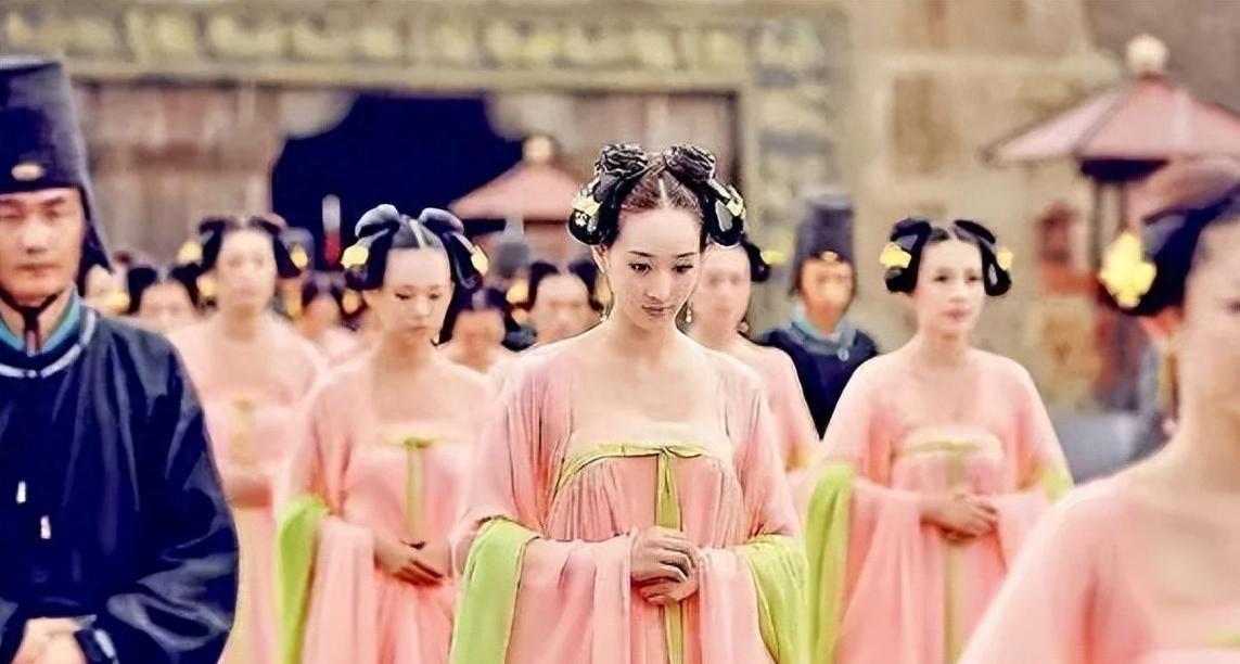 唐太宗李世民为了"催生"，放3000宫女出宫，解决了光棍满街跑！
 
贞观二年秋