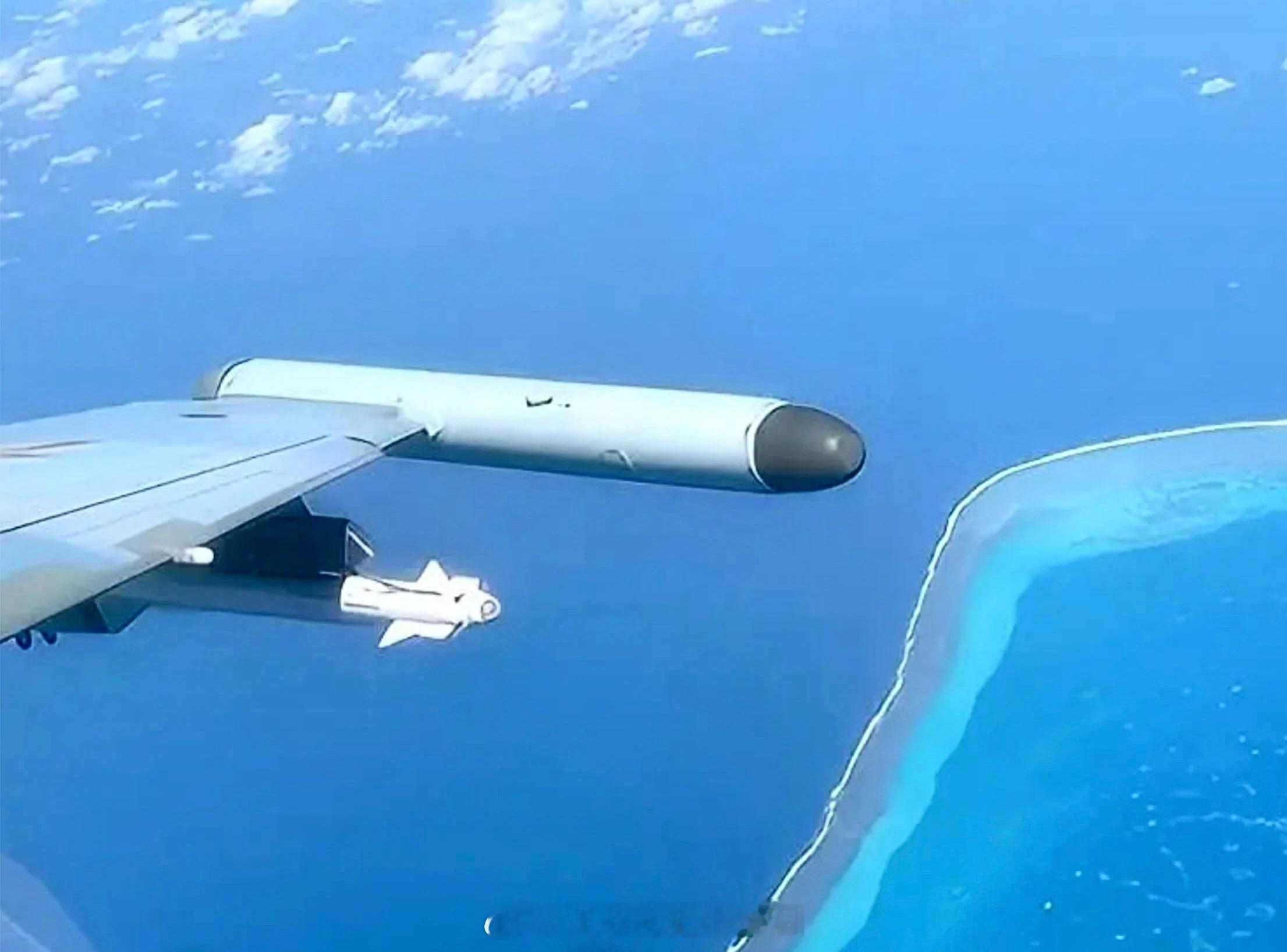 黄岩岛上空，自拍视角的RVV-MD格斗弹和希比内电战吊舱 