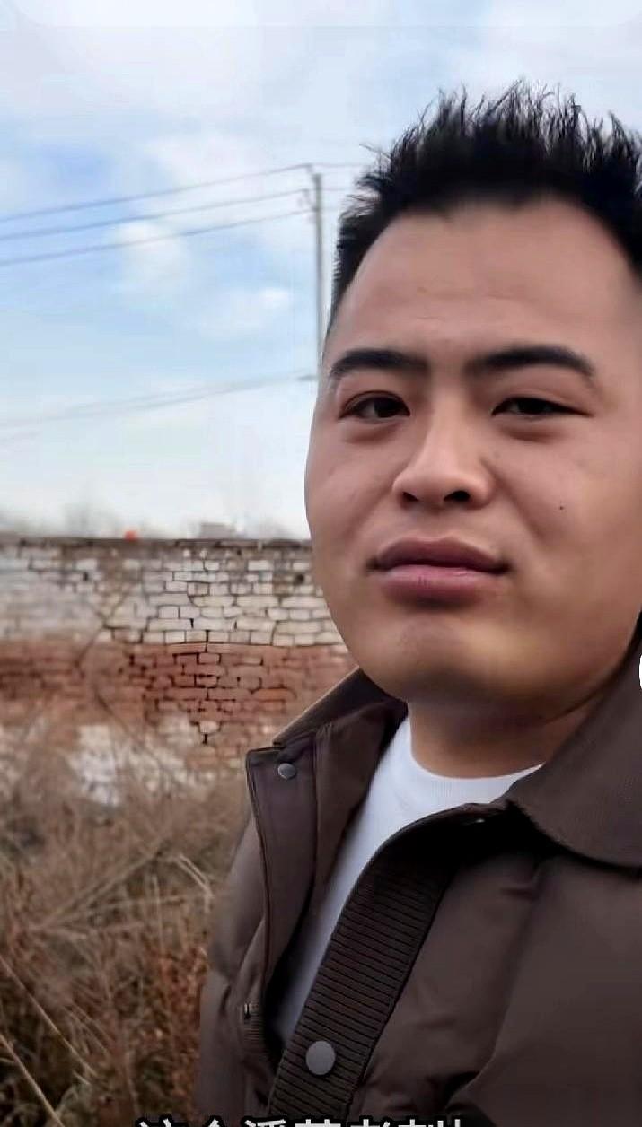 刷到二两那个视频，一句话给我干沉默了。
“让巧云也过去就行了。”
我天，说得真轻