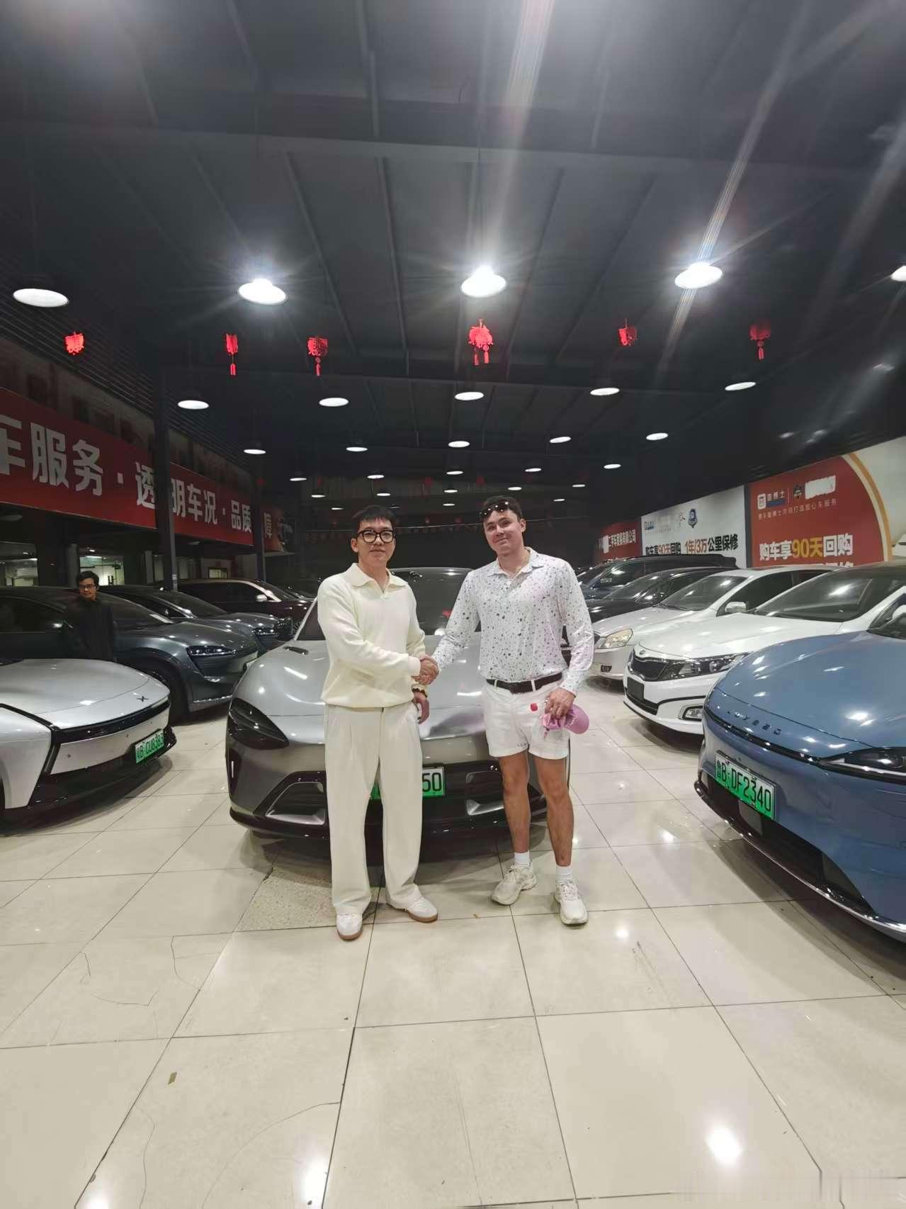 还好老林英语过了四级不然这桩国际贸易都谈不下来。直接亏本处理了。感谢这位来自UK