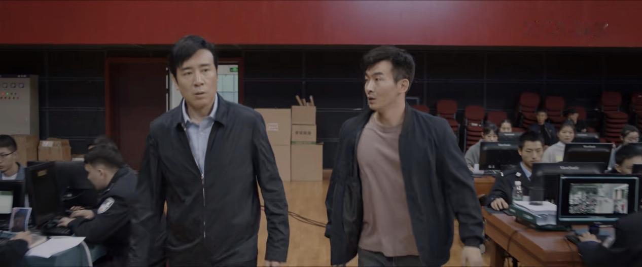 《我是刑警》这部剧目前存在口碑两极分化，希望这部剧的观众，说这部剧是年度神作，已