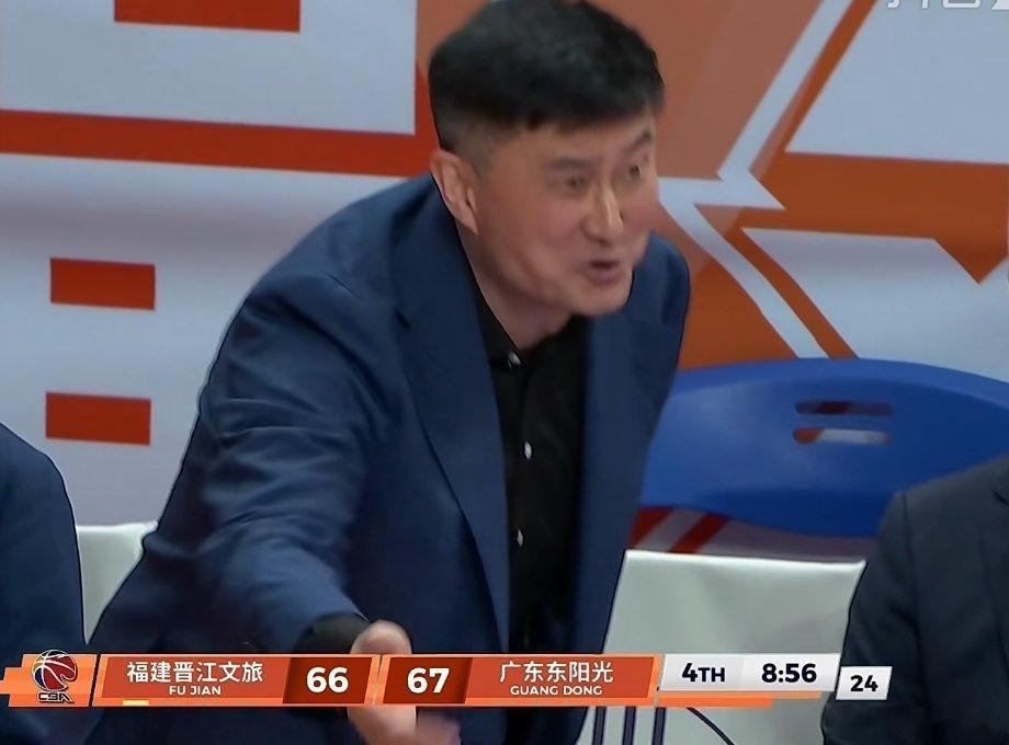 广东队最多领先14分被反超了，这剧本我好像看过...福建男篮vs广东男篮