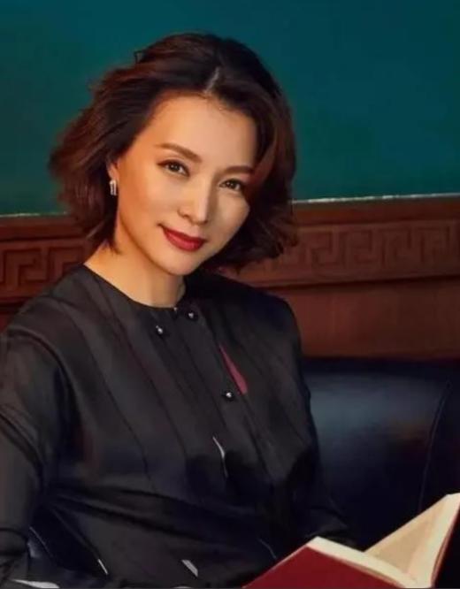 2012年，密春雷向董卿求婚，董卿立马拒绝：“你有老婆，我是不会嫁给你的。”话刚