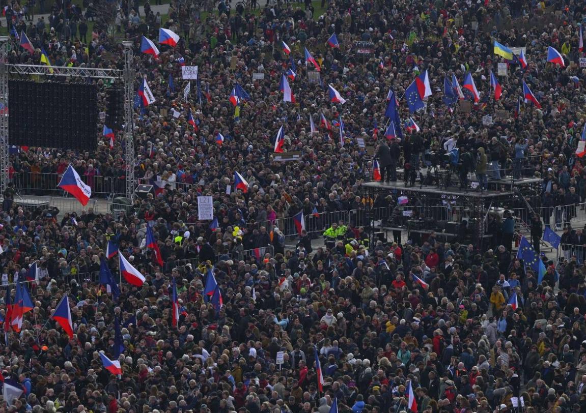 布拉格爆发大规模抗议活动，反对巴比什政府

组织者预计将有约 40 万人参加示威