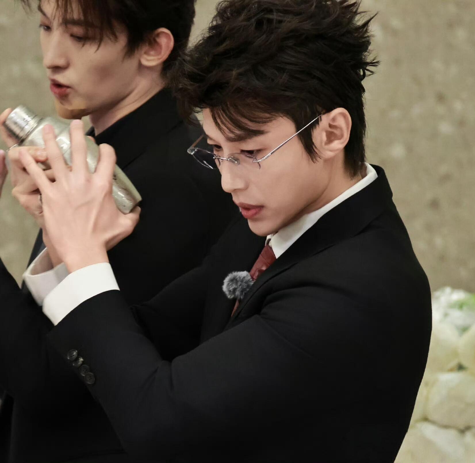 代旭上一秒想跳级下一秒想回家想喝代旭的特调 来一杯总裁特调🍸 