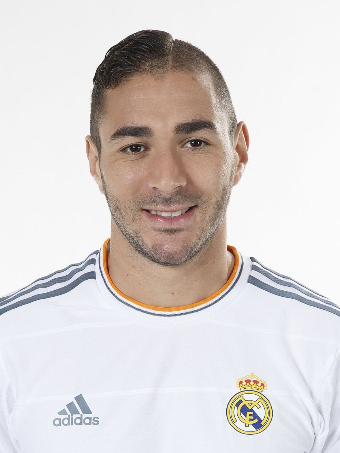 本泽马2013年的发型。😂🤍halamadrid