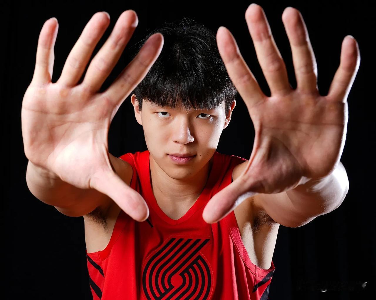 其实杨瀚森打的一点不比前三顺位差

状元弗拉格20.5分5板2.5助1.5断1帽