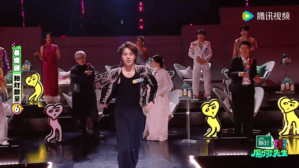 内娱也有自己的SM纯元第一次在内娱看见韩娱爱豆的抓镜头 王子浩舞台气场全开，动作