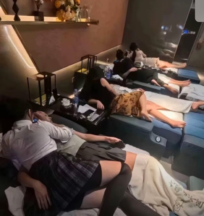 成都，重庆的采耳。不得不说重庆成都娱乐遥遥领先。 ​​​