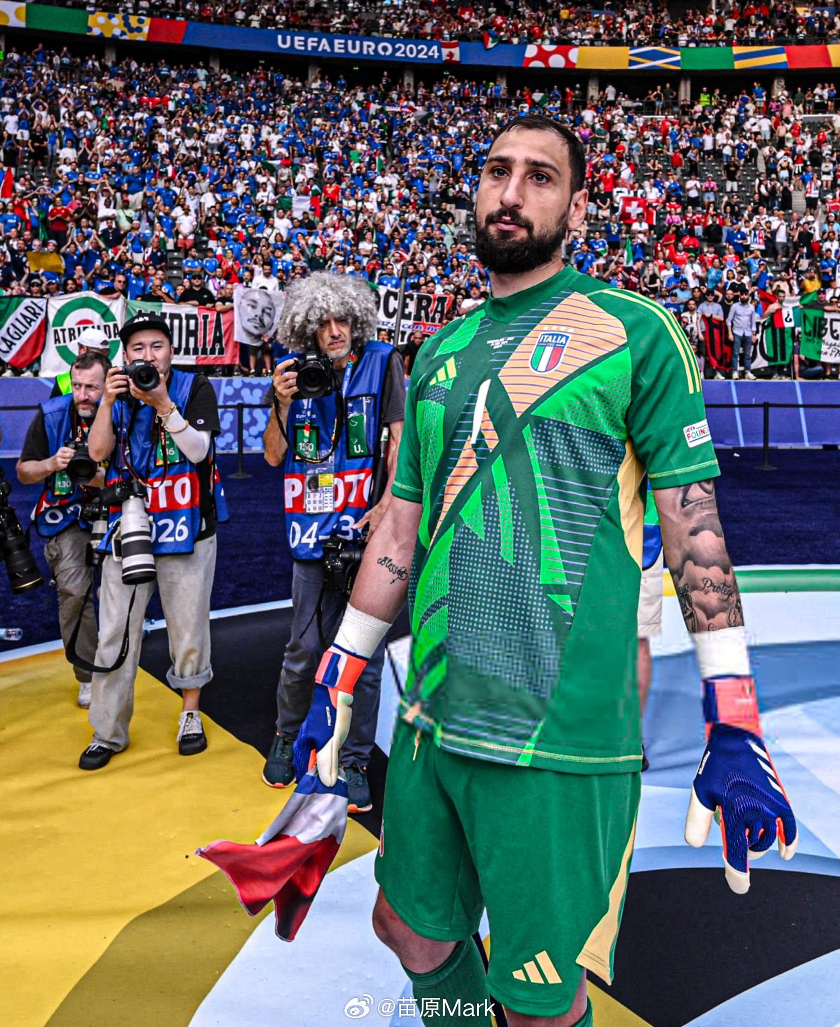 意大利连续3届无缘世界杯 没有踢过世界杯的世界第一门将，多子是不是第一个？15岁