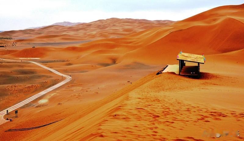 手里的沙子，攥得越紧，漏得越快

小时候在河边抓沙子，一把攥下去，沙子从指缝里滋