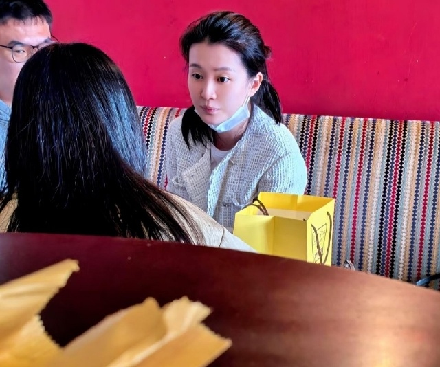 乔欣 赖柏霖好吧看成赖冠霖了[淡淡的] 不过尊重祝福哦[给你小心心] ​​​
