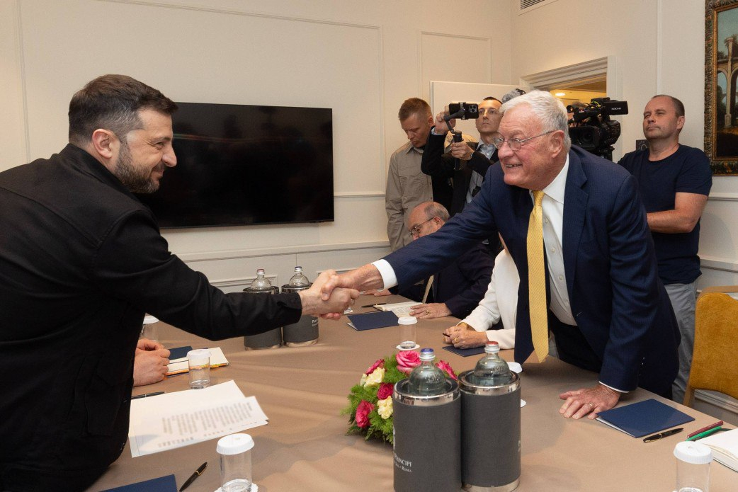 特朗普称凯洛格是