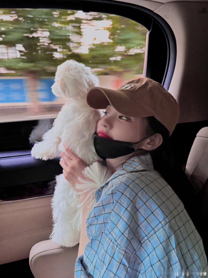 #李一桐拍的火烧云# 李一桐就连拍火烧云都能够拍出这么美，那当然是要进来夸一下才