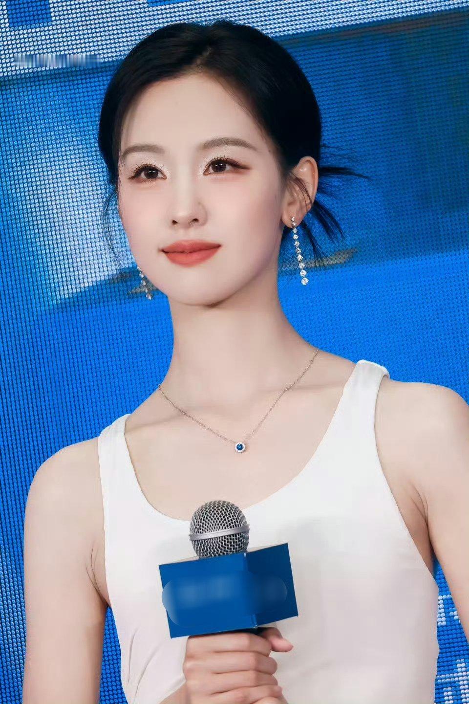 陈都灵今日上海活动图，状态太好啦！ ​​​