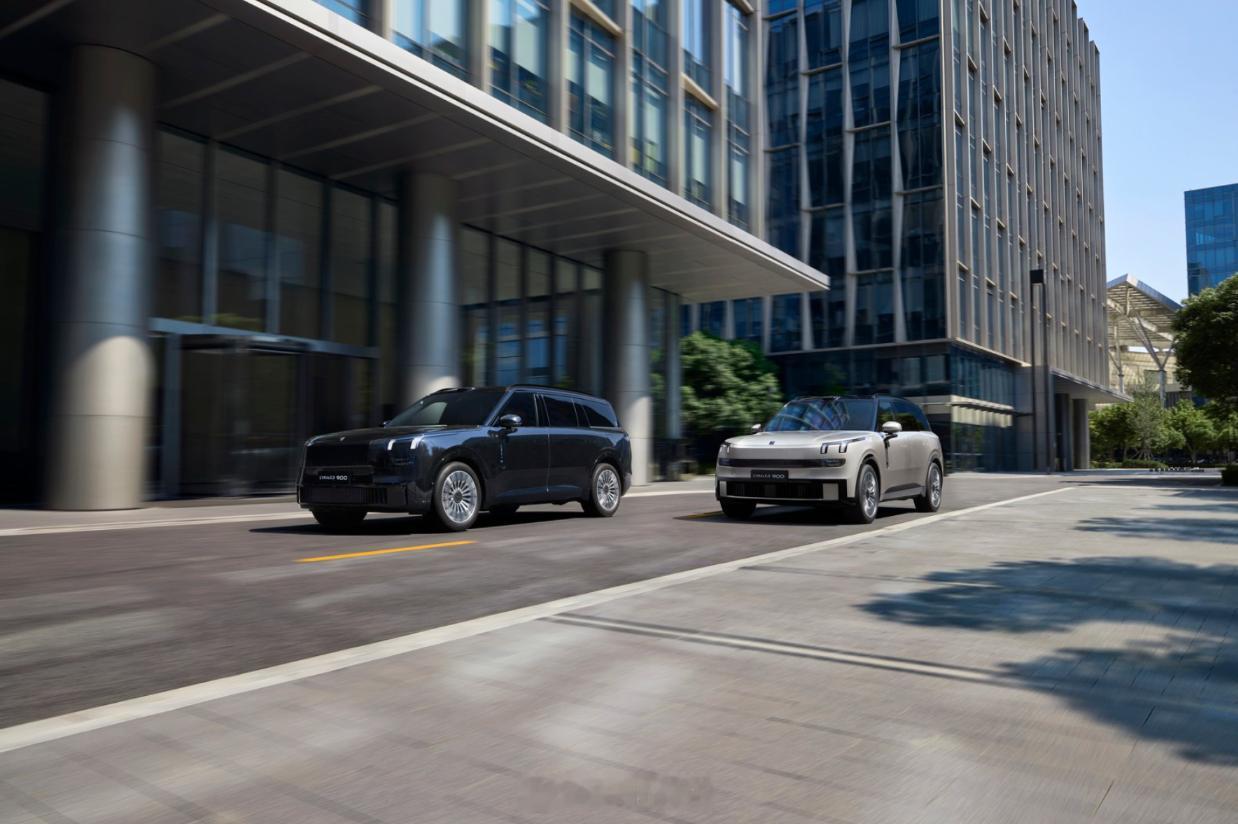 领克“双智”正式进入行业第一梯队头部！自上市以来，凭借卓越产品力与市场认可度，领