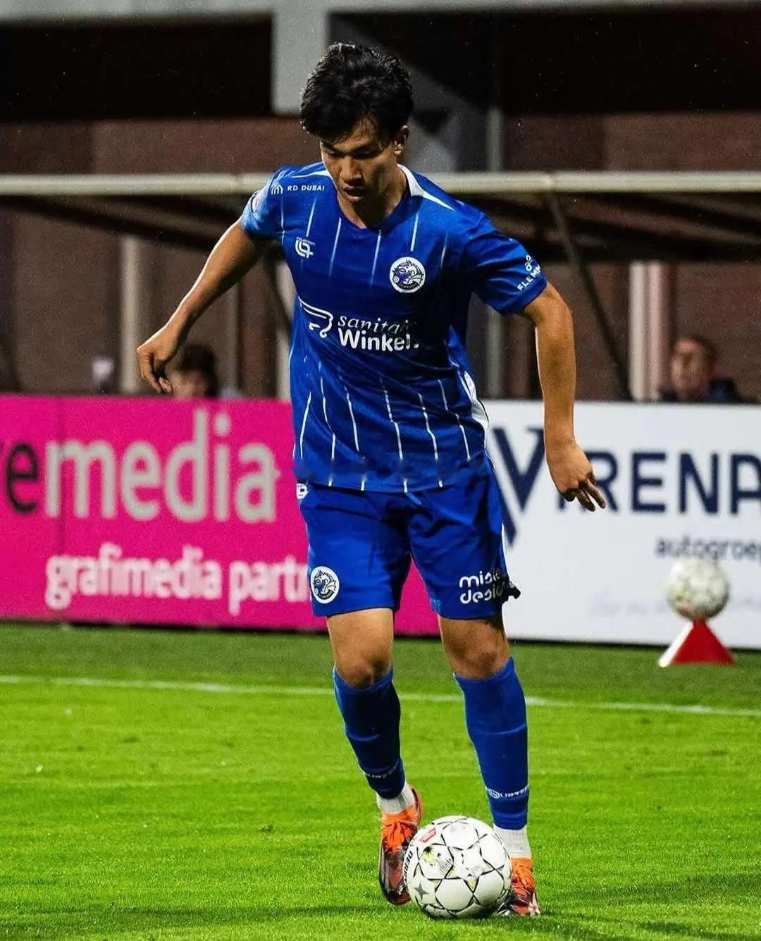 荷乙 邓伯什主场迎战格拉夫夏普 中国球员王博豪继续首发出战 留洋球员动态热点解读