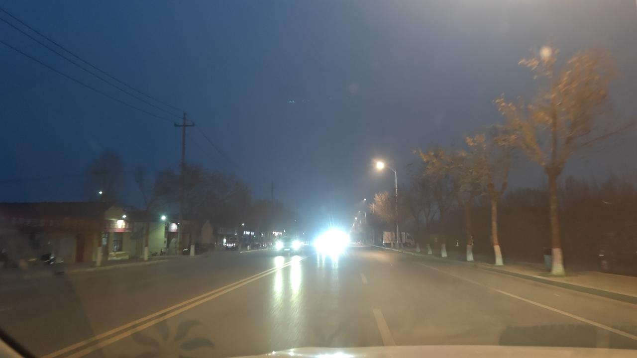 做一个乐于助人的人，做一个对社会有用的人！