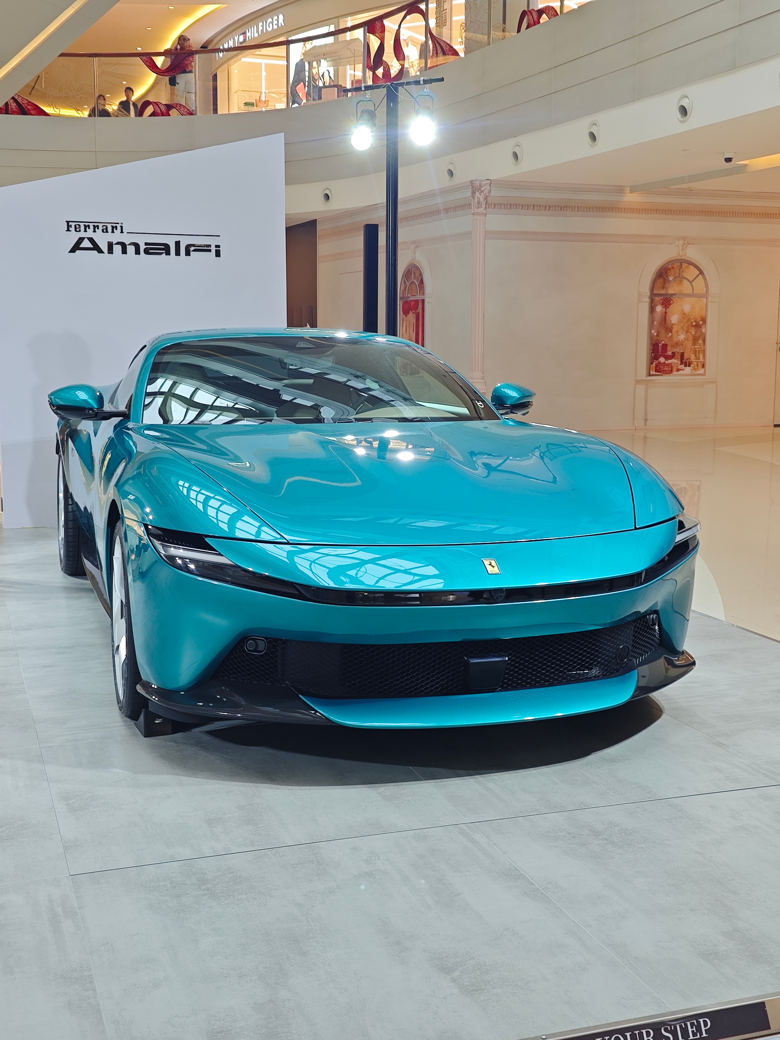 最新适合年轻人的第一台法拉利跑车—Amalfi这车你们打几分法拉利Amalfi 