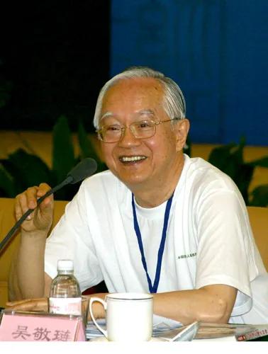 重大的社会变革中，理想模式是政治观点分歧双方温和派的结合。只要一方出现极端派，另