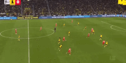 德国国家德比，拜仁3-2绝杀多特。孔帕尼的球队领先多特11分，在战略上得以全力梭