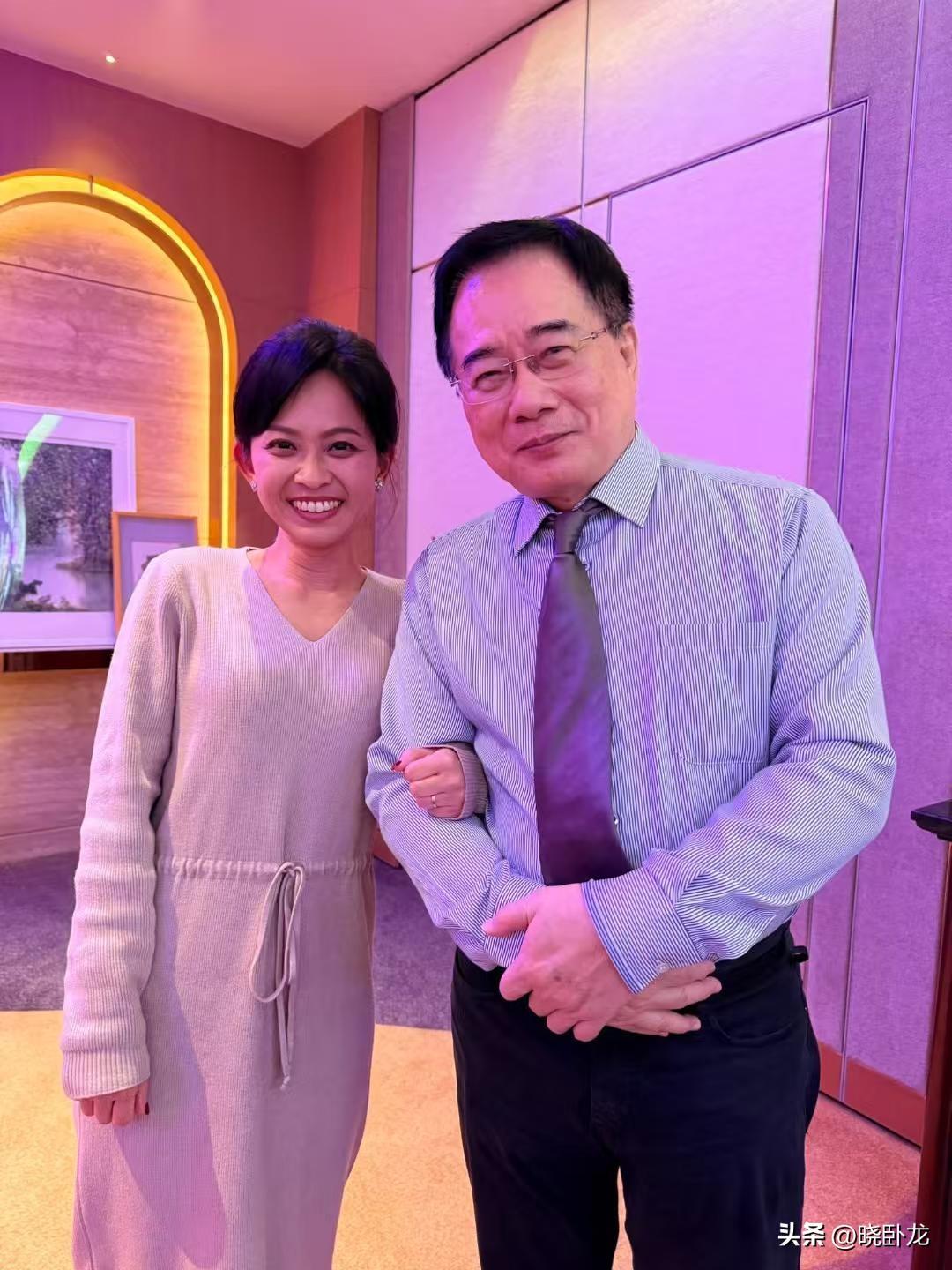 中天女主持人麦玉洁一句“通告满满的他，想请假休息，却抵不住我们的殷殷期盼”充分说