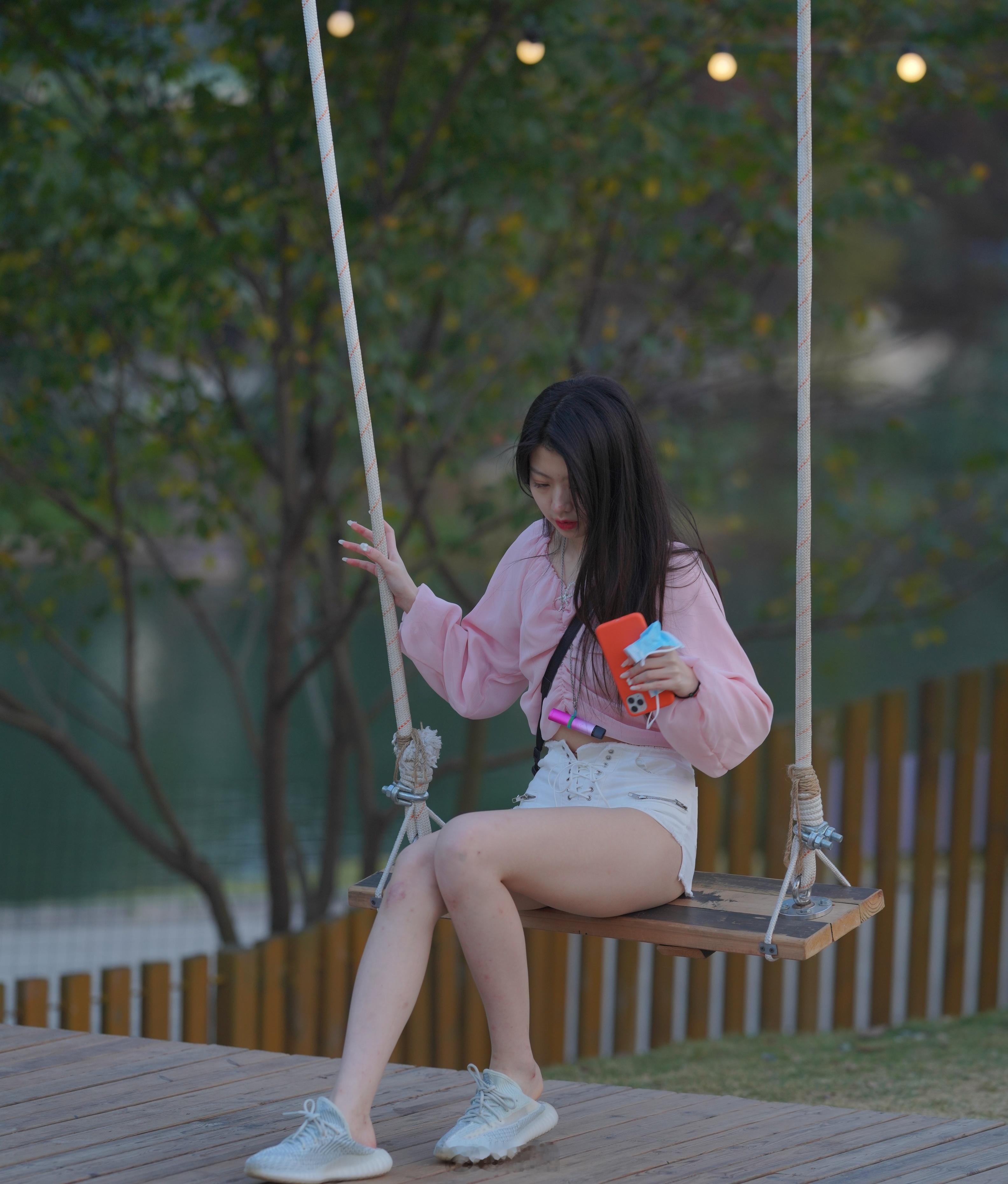 爱摄影的小姐姐 ​​​