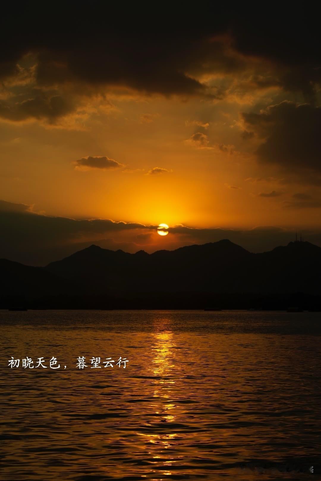 抚养小孩、工作、衰老、患病和死亡都会让人感到痛苦，而当你需要独自面对一切，既没有