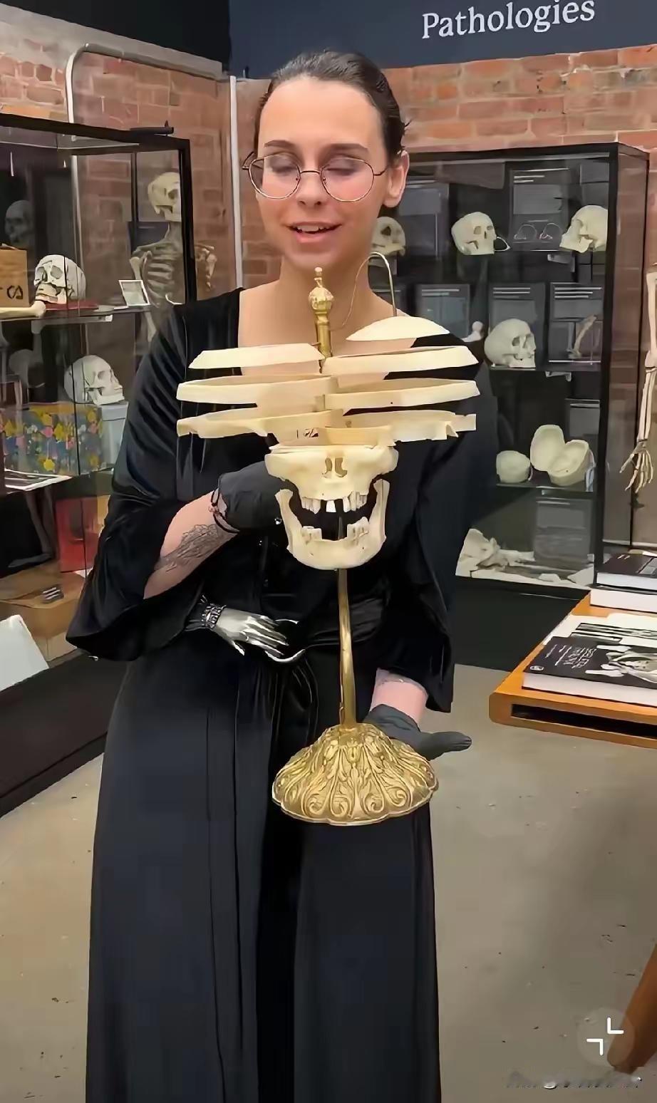 看看，西大逆天的尸骨产业链，所谓的号称人类灯塔。