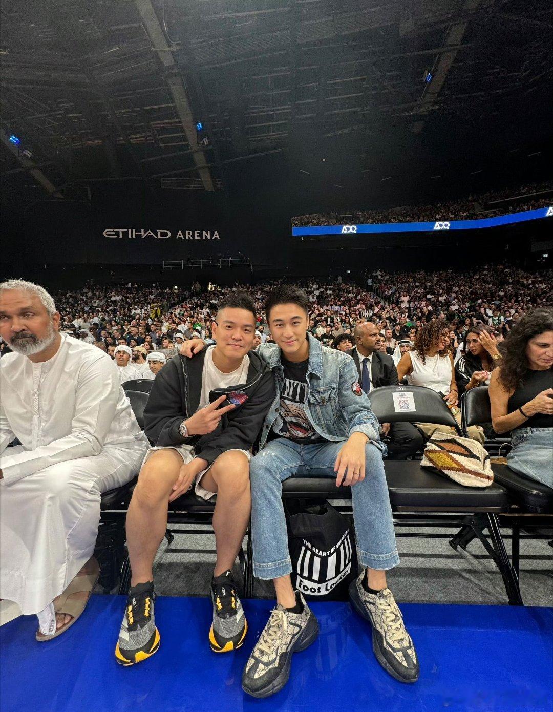何猷君成凯尔特人老板之一何猷君成功跻身凯尔特人Co-owner，历经层层审核与2