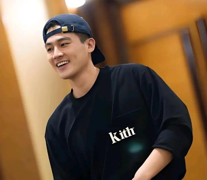 欧豪勇敢飞，海欧永相随！
欧豪演唱会摇滚类气氛炸裂，抒情类拨动听众深情！太感人！