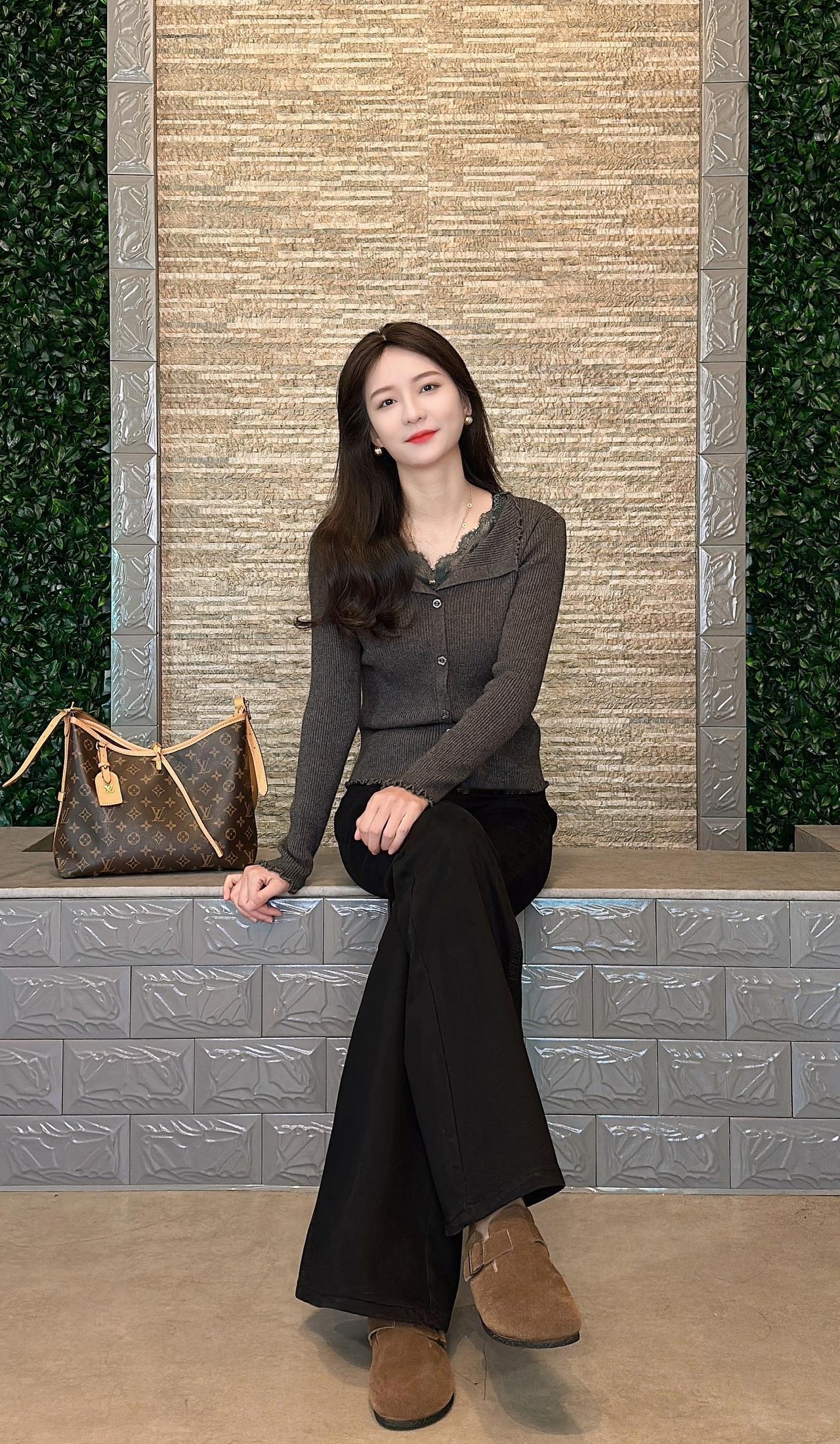 人生没有白走的路，对了就庆祝，错了就进步。冬季穿搭 韩系女装 针织衫 打底衫