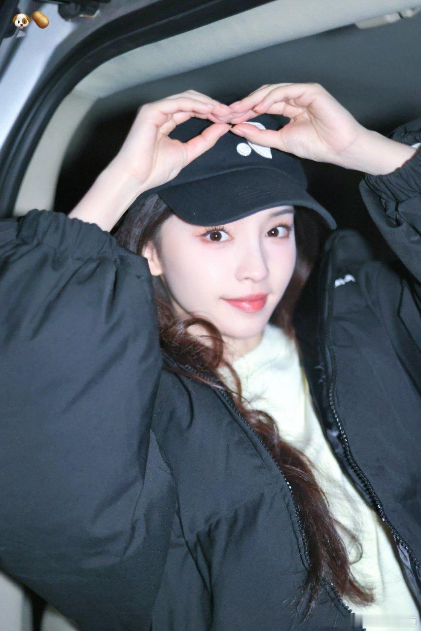 柯颖内娱厨娘系艺人  柯颖姐姐的厨娘系营业，让粉丝们每天都像是享受美食盛宴，不仅