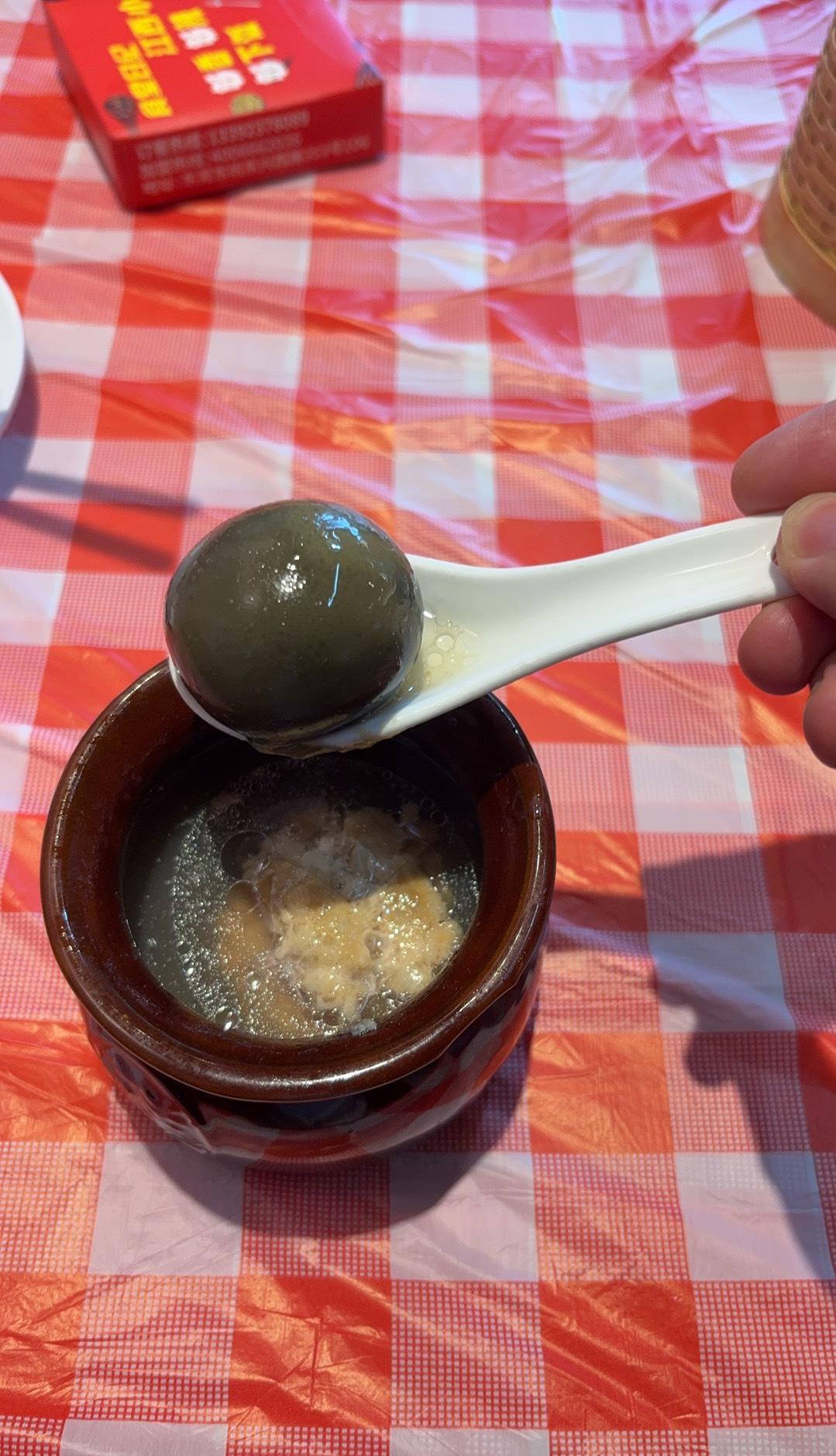 上个月工作了15年的企业宣布结业，被毕业了，想到年纪已经快50，拿了点赔偿金，于