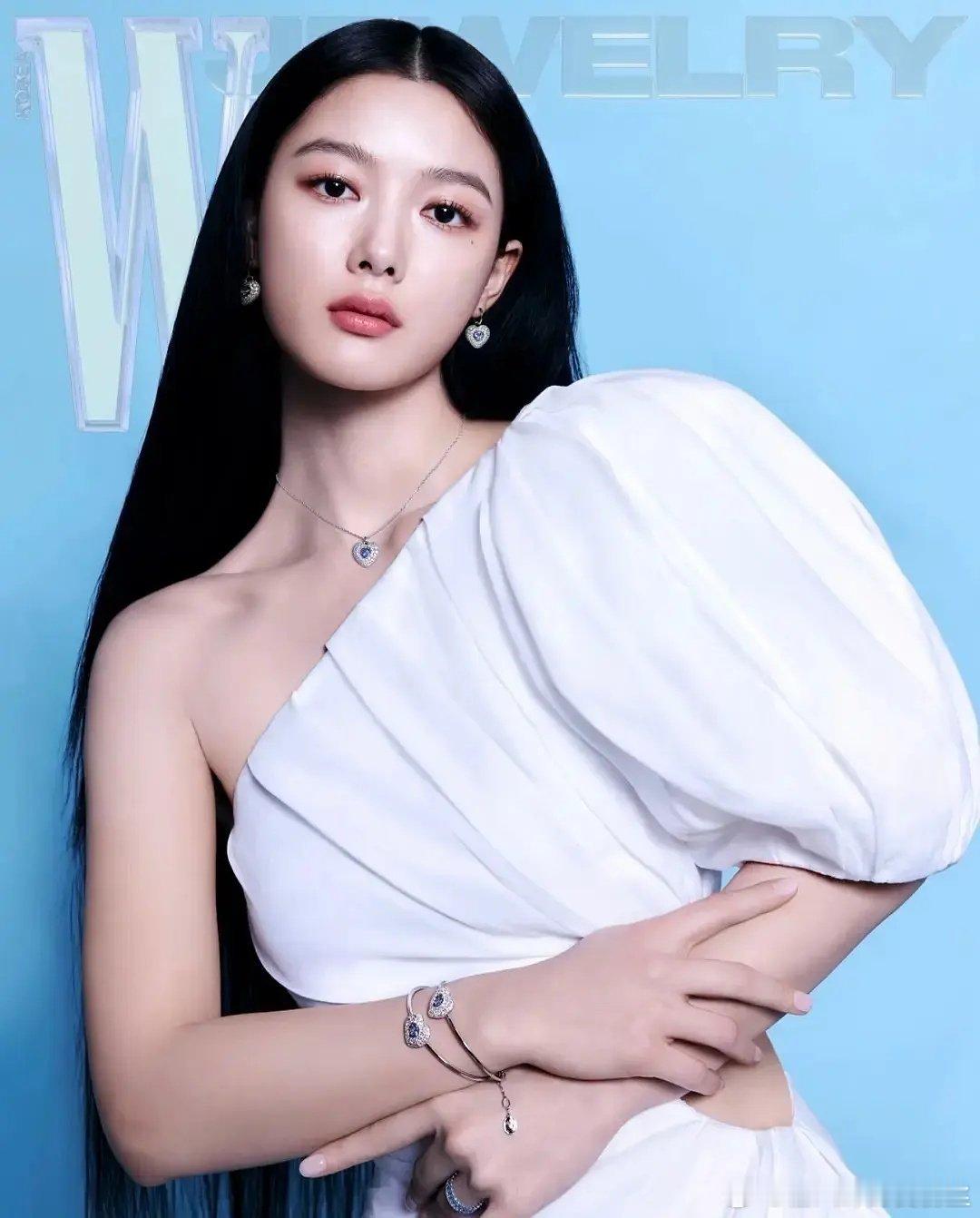 别说，韩星拍杂志比电视剧里还美，喜欢韩风没喜欢错 ​​​