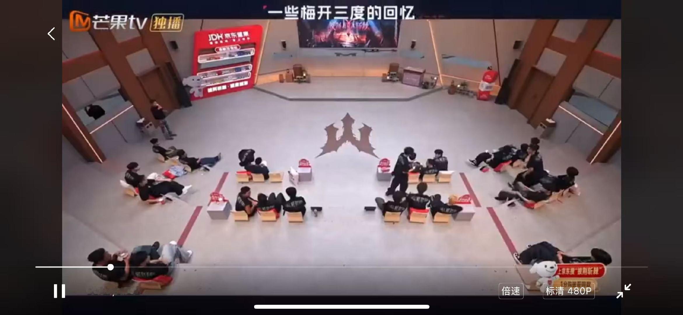 王传君人形礼炮 王传君前一秒贴心后一秒捣乱谁能想到王传君在披哥直接变身魔丸，前一