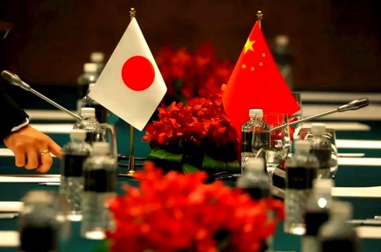 这次轮到日本强烈不满和抗议了！日本要求跟我们启动谈判，我们不予理会！4月20日，