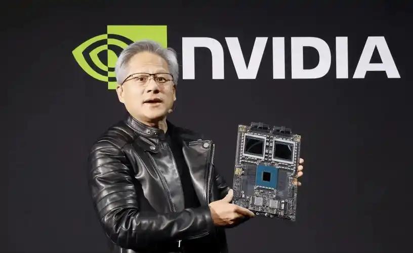 怒喊“芯片不是浓缩铀”！黄仁勋急的根本不是钱，是英伟达生死。英伟达CEO黄仁勋在