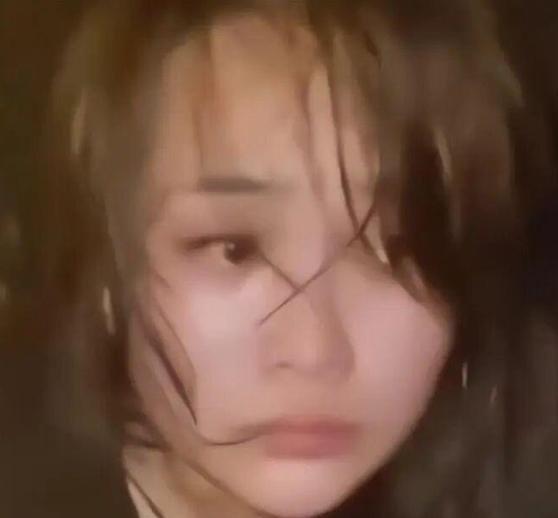 《“柬埔寨劫囚女子因高颜值引关注”事件彰显什么？》11月20日，“柬埔寨劫囚女子