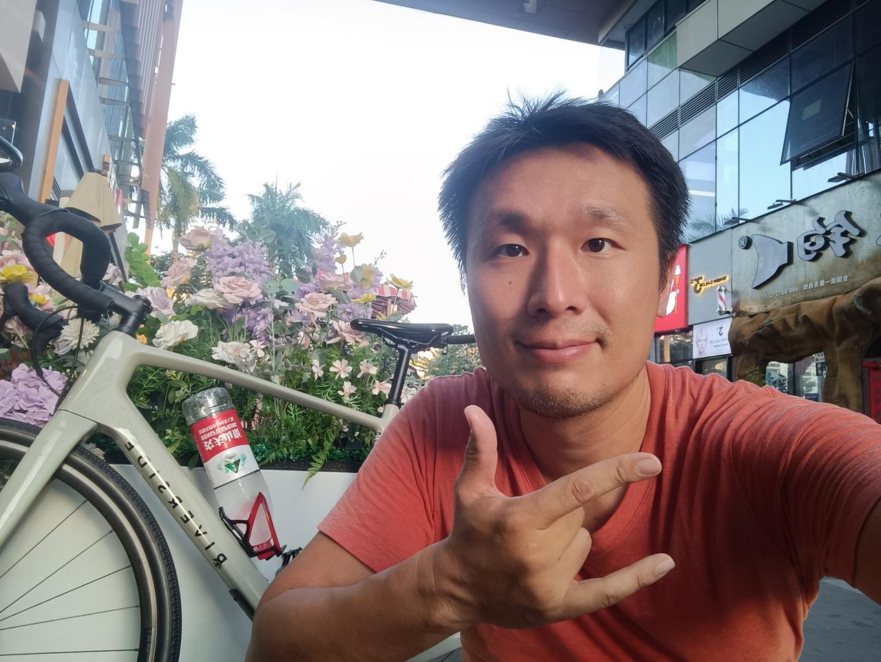 从龙华骑车去大鹏是啥感觉？[可爱] 从G94梅观路下皇岗路，皇岗左转北环，北环接