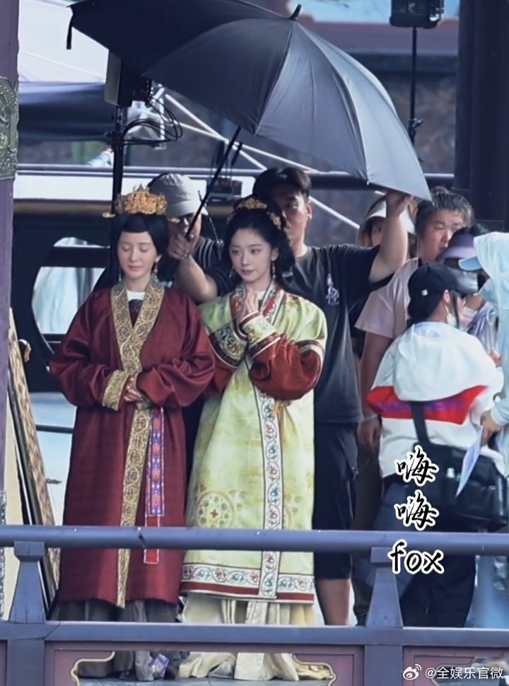 杨幂杨幂粉丝拍杨幂原声杨幂转身听取萌声一片 谁敢听杨幂粉丝原声，梦女病犯了，一转