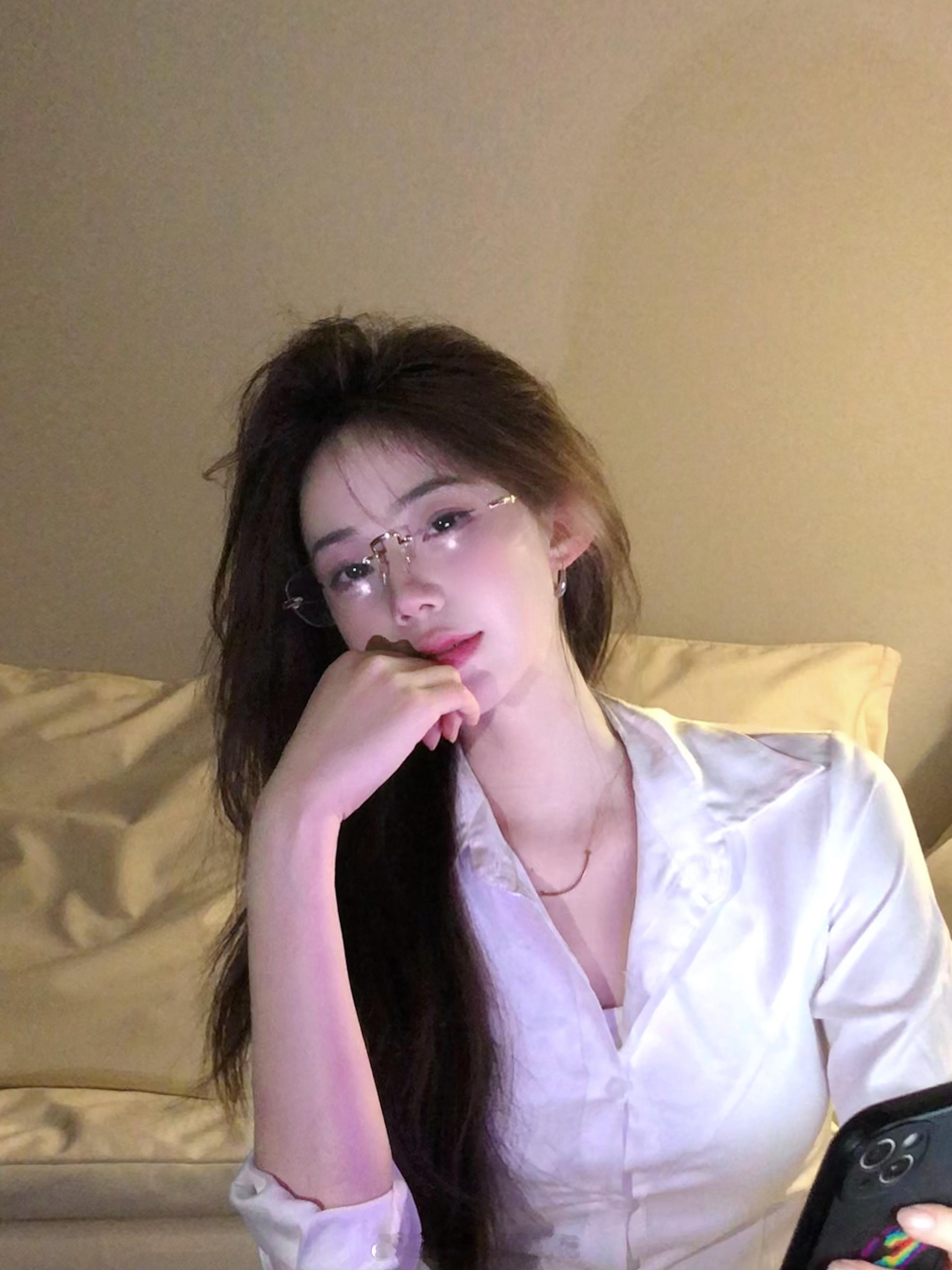 是在骂我吗 听不懂 感觉像在撒娇 ​​​