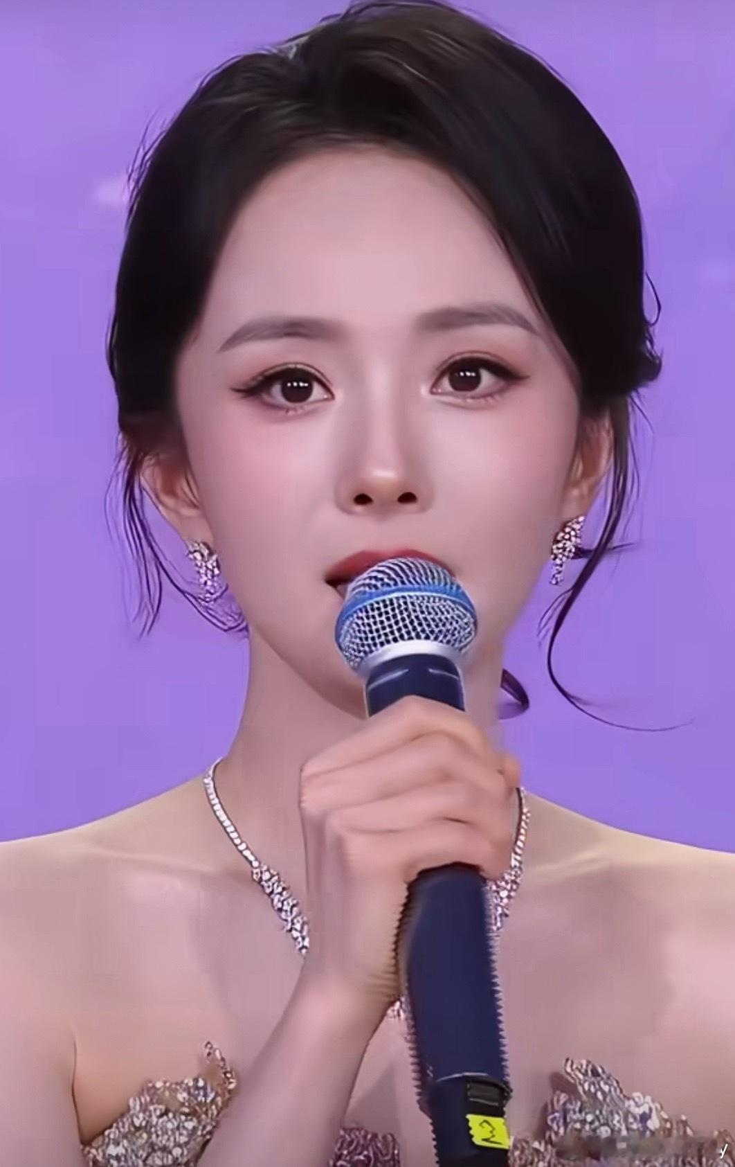 杨幂没有奖缘在2026年8月10日结束的第38届百花奖上，创下64年来首位凭两个