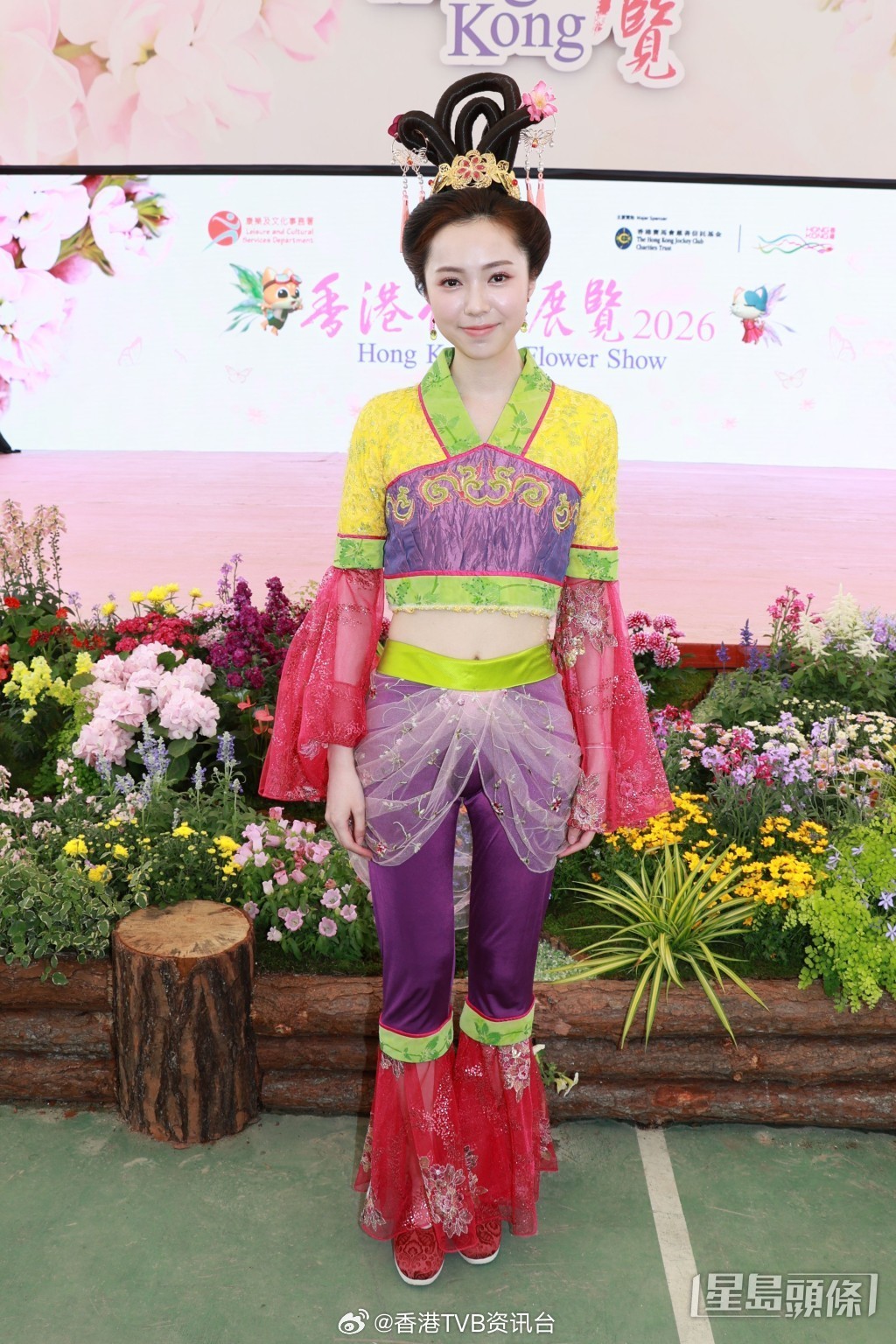 星岛：李海铜古装亮相花卉展劲吸睛 与马贯东CP引爆热话 被封“最理想女友”感恩回