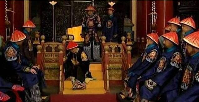 八爷党联手逼宫雍正之际，三阿哥胤祉这位皇子的身份为何最终落得被彻底排除在权力漩涡