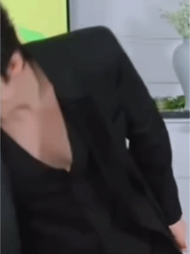 每次都要手动放大，节目组敢不敢放个高清特写出来刘宇宁项链长到胸肌了。摩登兄弟